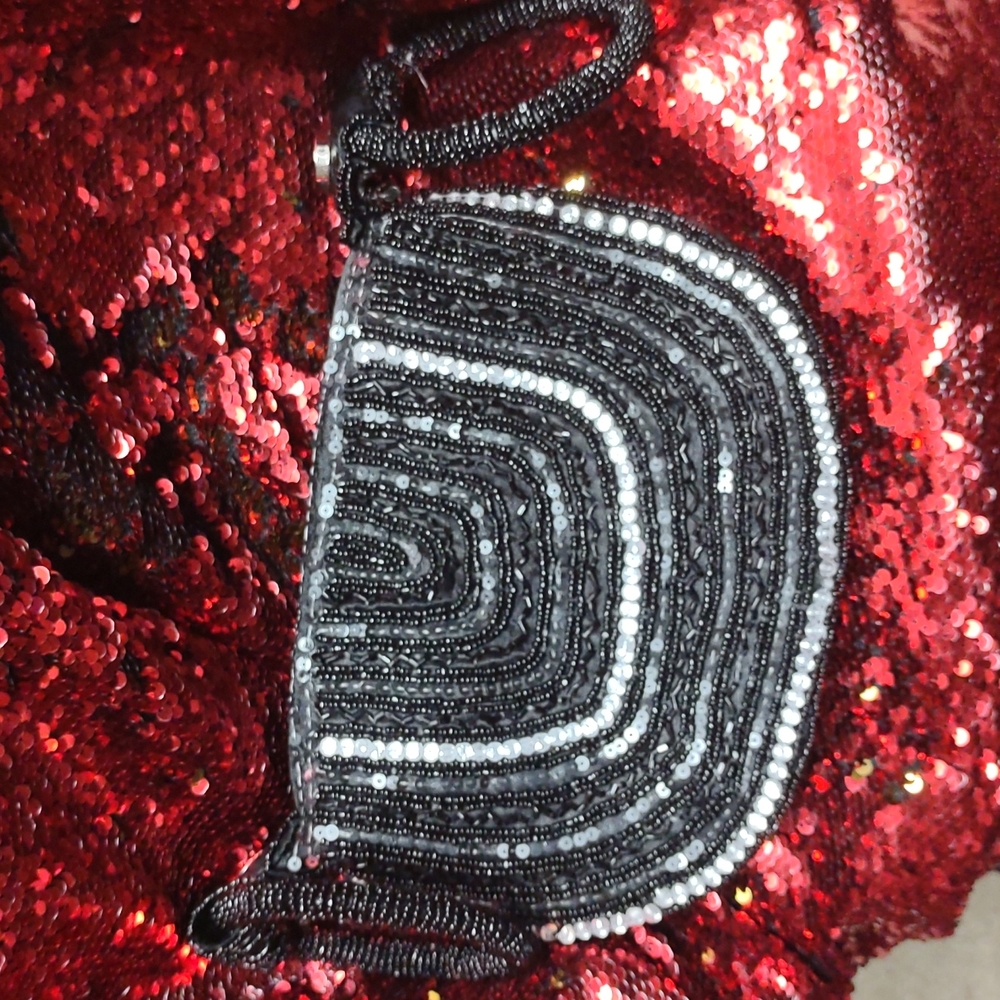 Dainty Dinner, Wedding, Date Night, Out Night ..Arm Purse